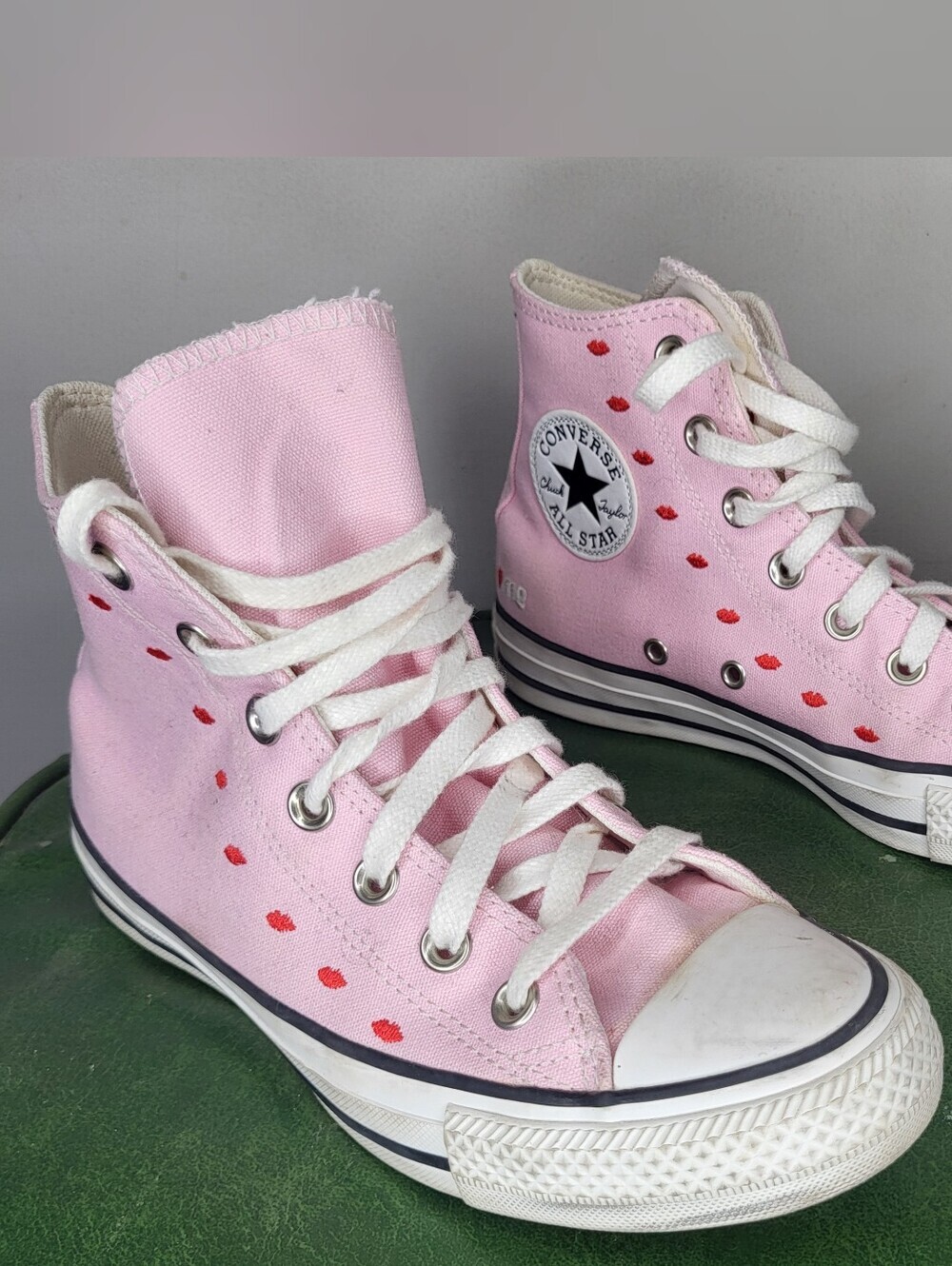 Converse Valentine Kisses Lips All Star Chuck Taylor Hi Top Sneaker Size 7